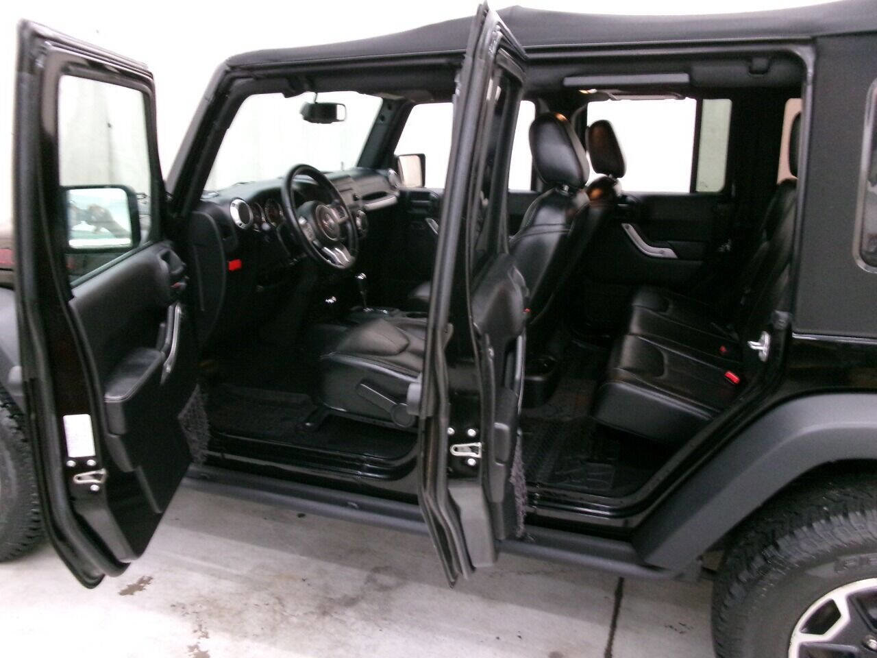 Used 2016 Jeep Wrangler Unlimited Rubicon image 12