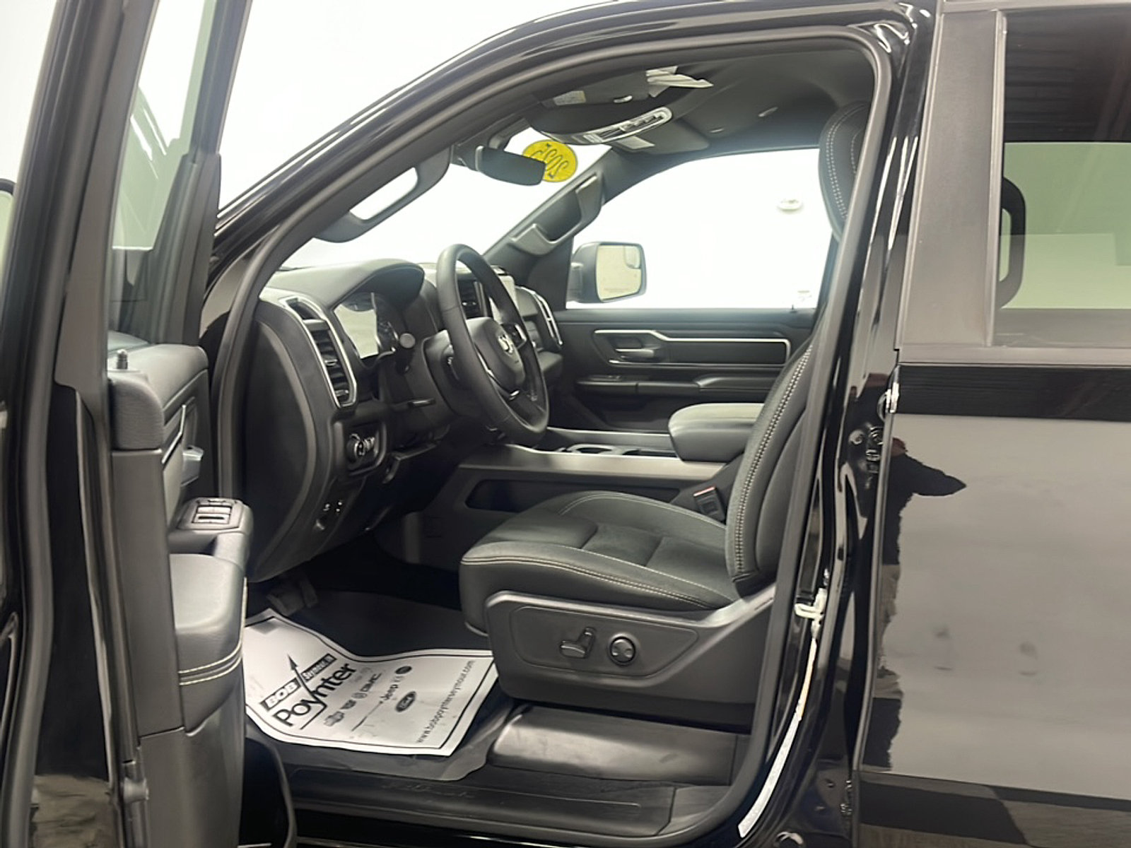 Used 2025 RAM 1500 Big Horn AWD/4WD image 2