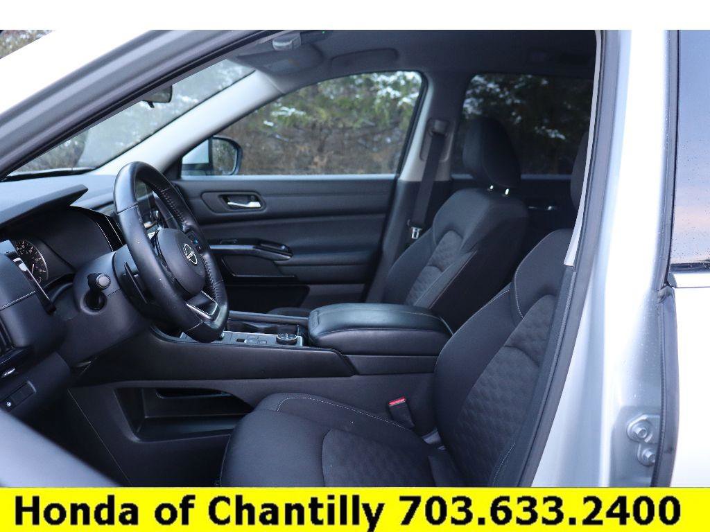 Used 2022 Nissan Pathfinder SV image 22