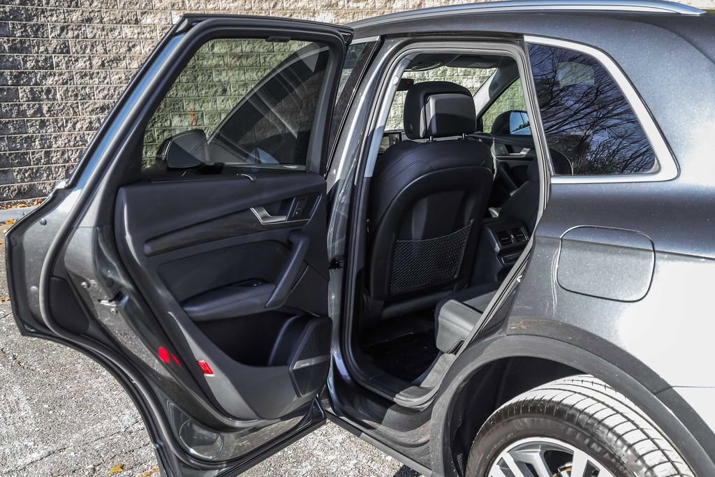 Used 2020 Audi Q5 e Prestige w/ Prestige Package image 20