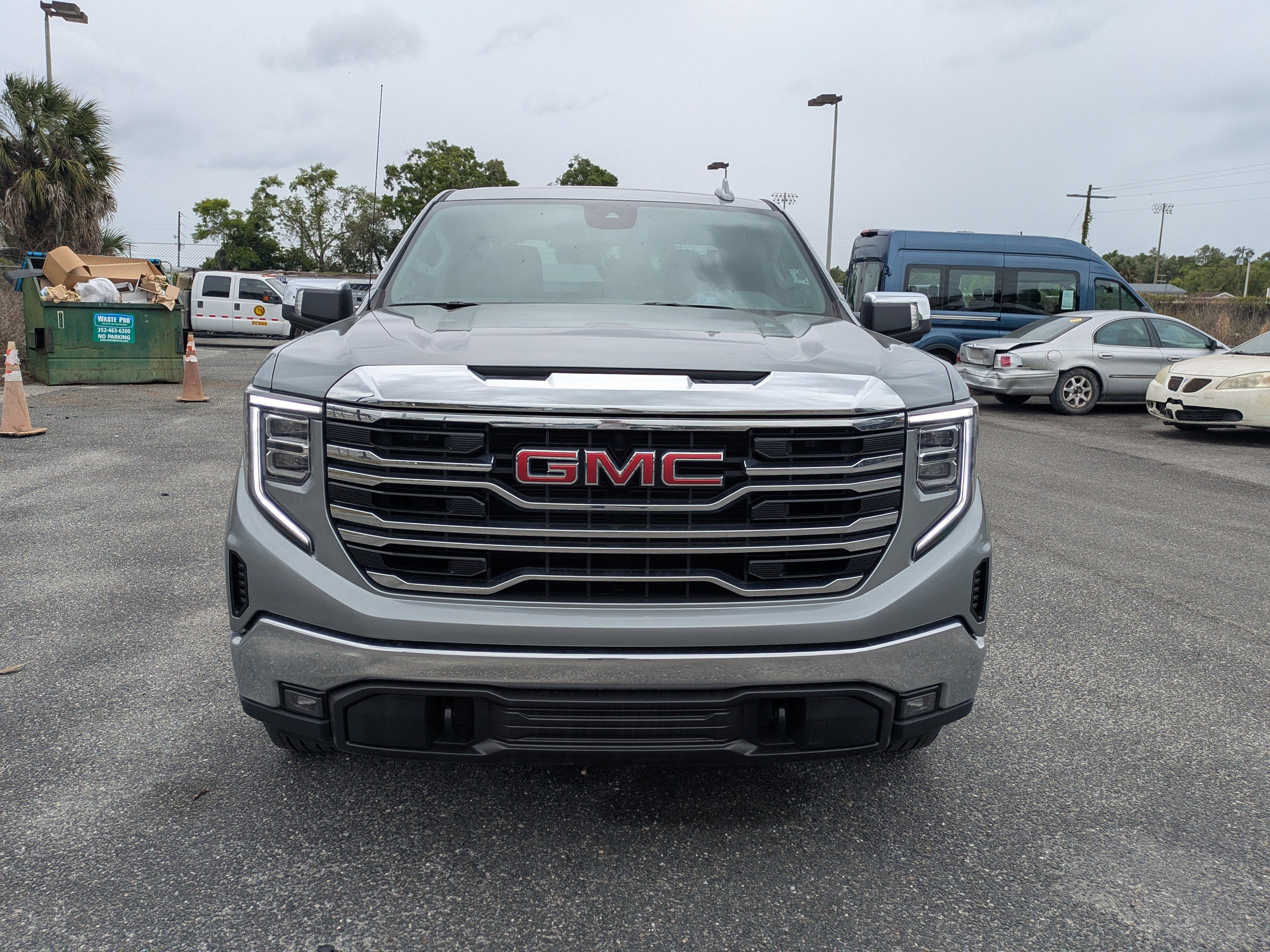 Certified 2025 GMC Sierra 1500 SLT AWD/4WD image 8