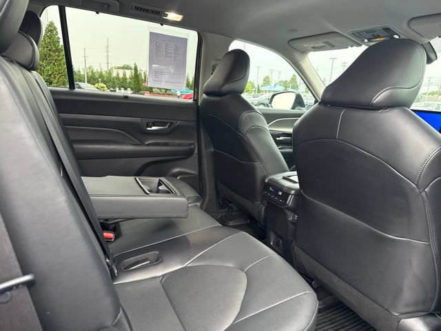 Certified 2024 Toyota Grand Highlander AWD image 32