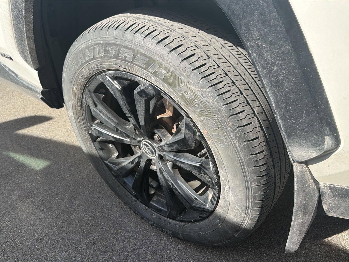 Used 2024 Toyota RAV4 XSE w/ Advanced Technology Package AWD/4WD image 10