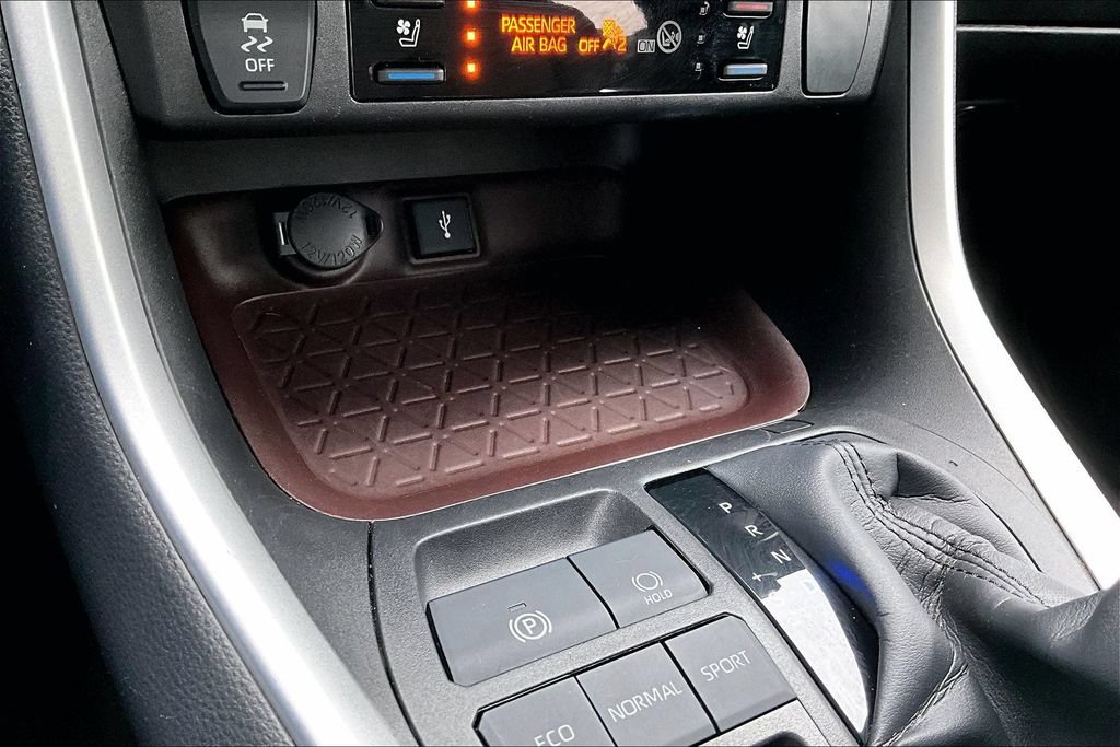 Certified 2022 Toyota RAV4 Limited FWD image 17