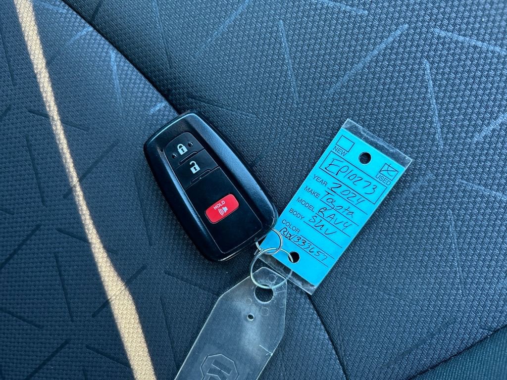 Used 2024 Toyota RAV4 XLE image 28