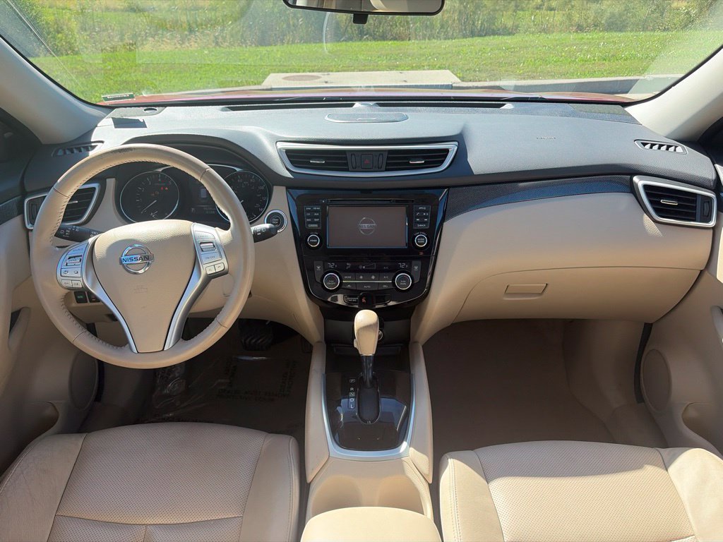 Used 2015 Nissan Rogue SL w/ SL Premium Package AWD/4WD image 16