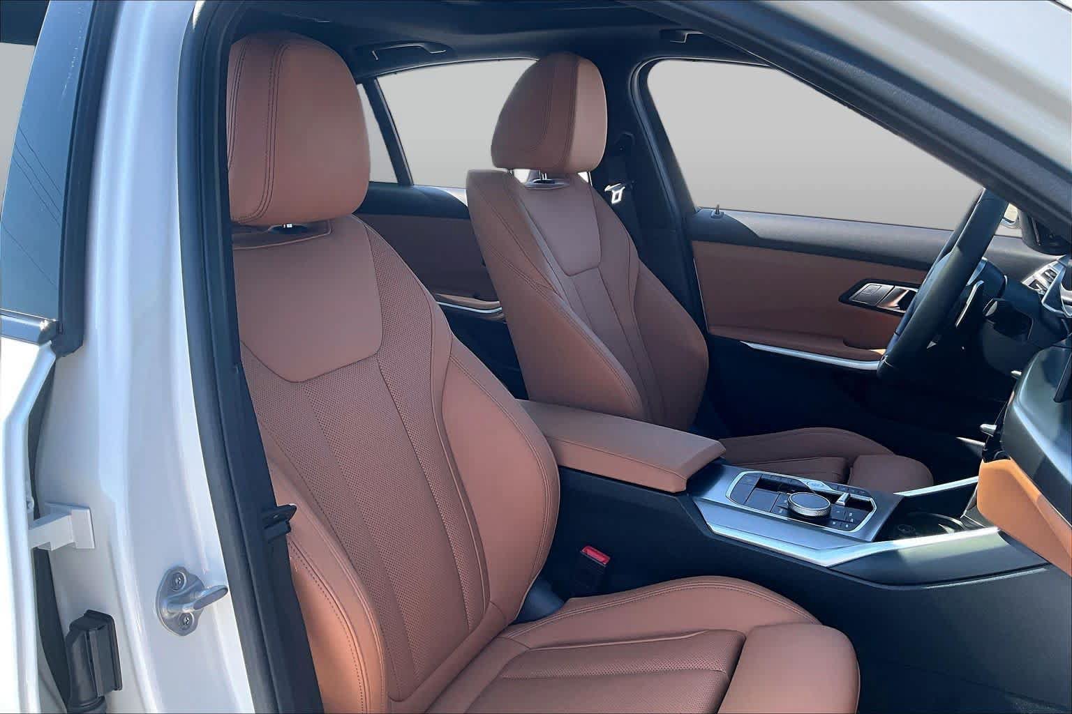 Used 2025 BMW M340i w/ Premium Package RWD image 8