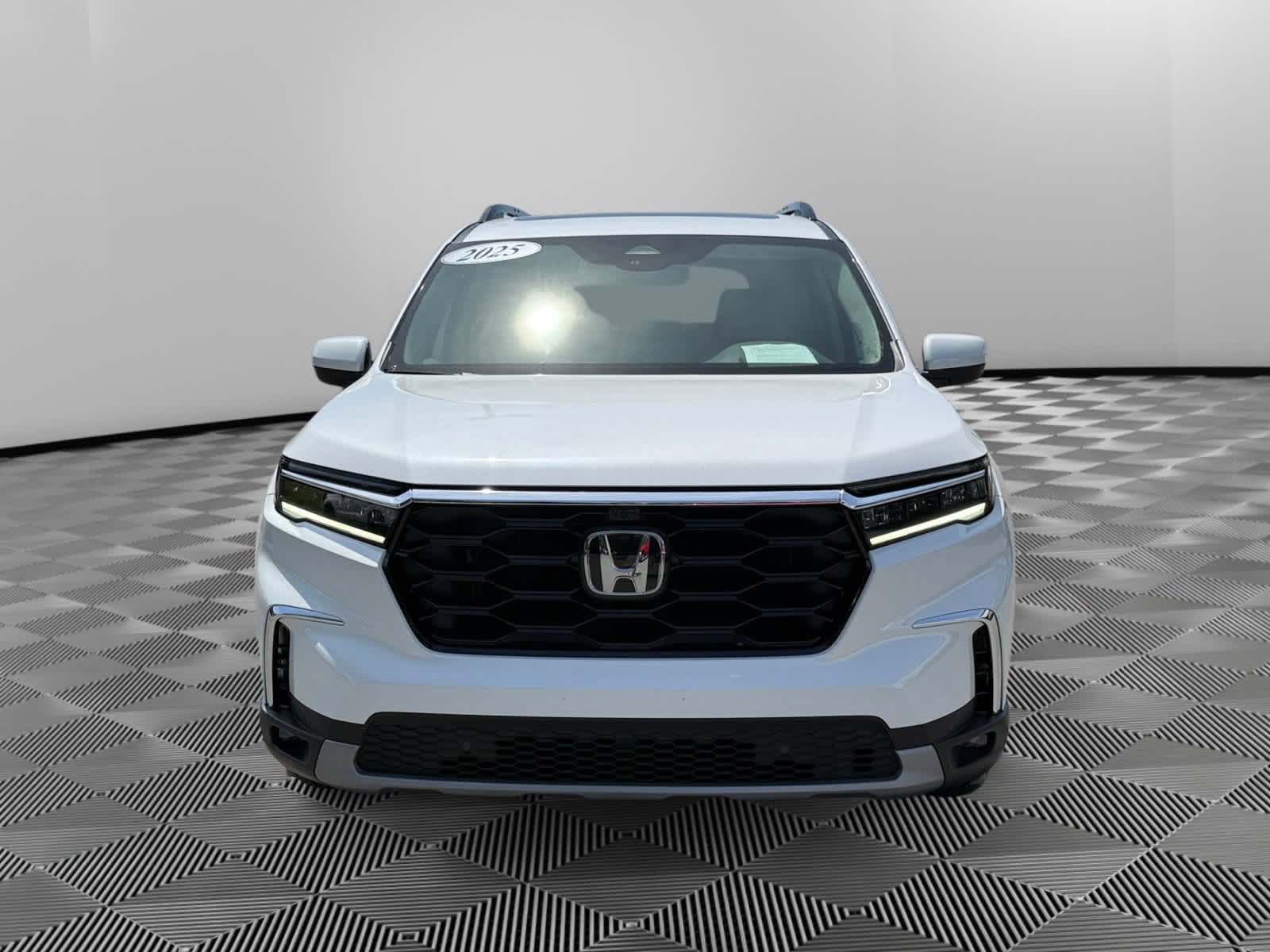 Used 2025 Honda Pilot Elite image 8
