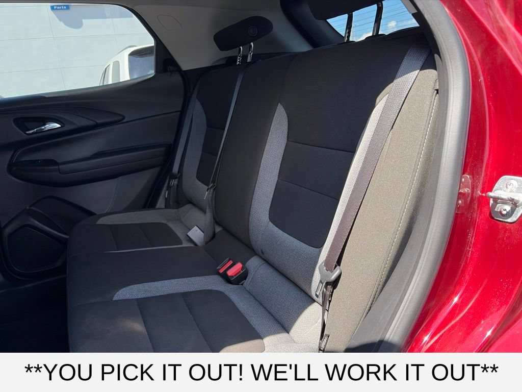 Used 2025 Chevrolet TrailBlazer LT AWD/4WD image 9