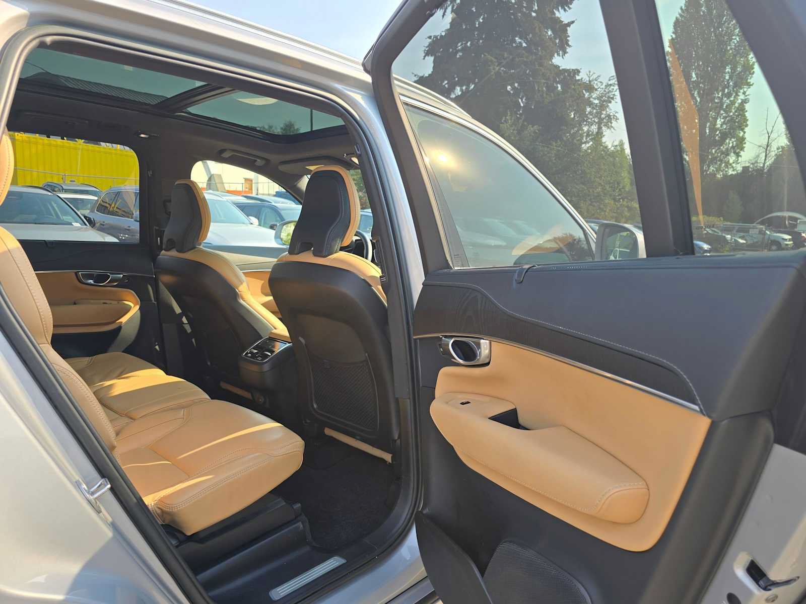 Certified 2023 Volvo XC90 B6 Ultimate AWD/4WD image 13