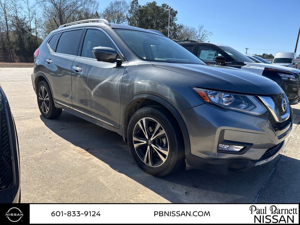 Used 2017 Nissan Rogue SL video 2