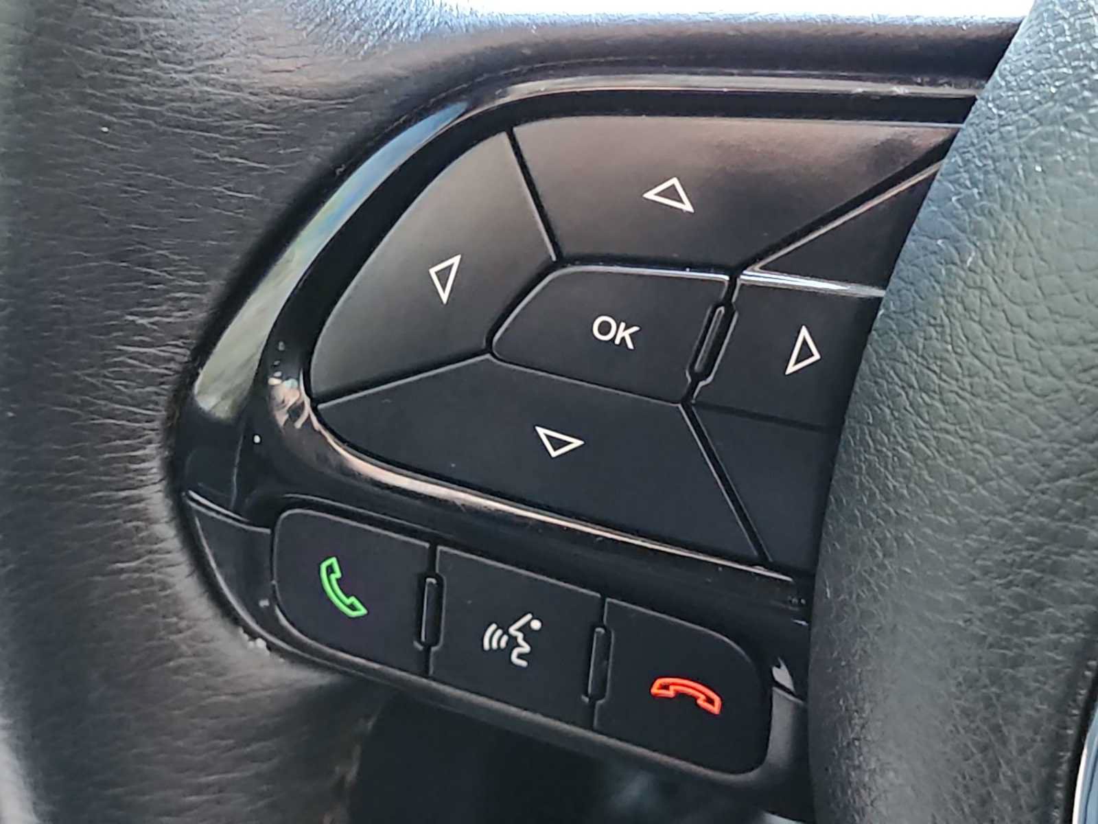 Used 2020 Jeep Renegade Altitude FWD image 28