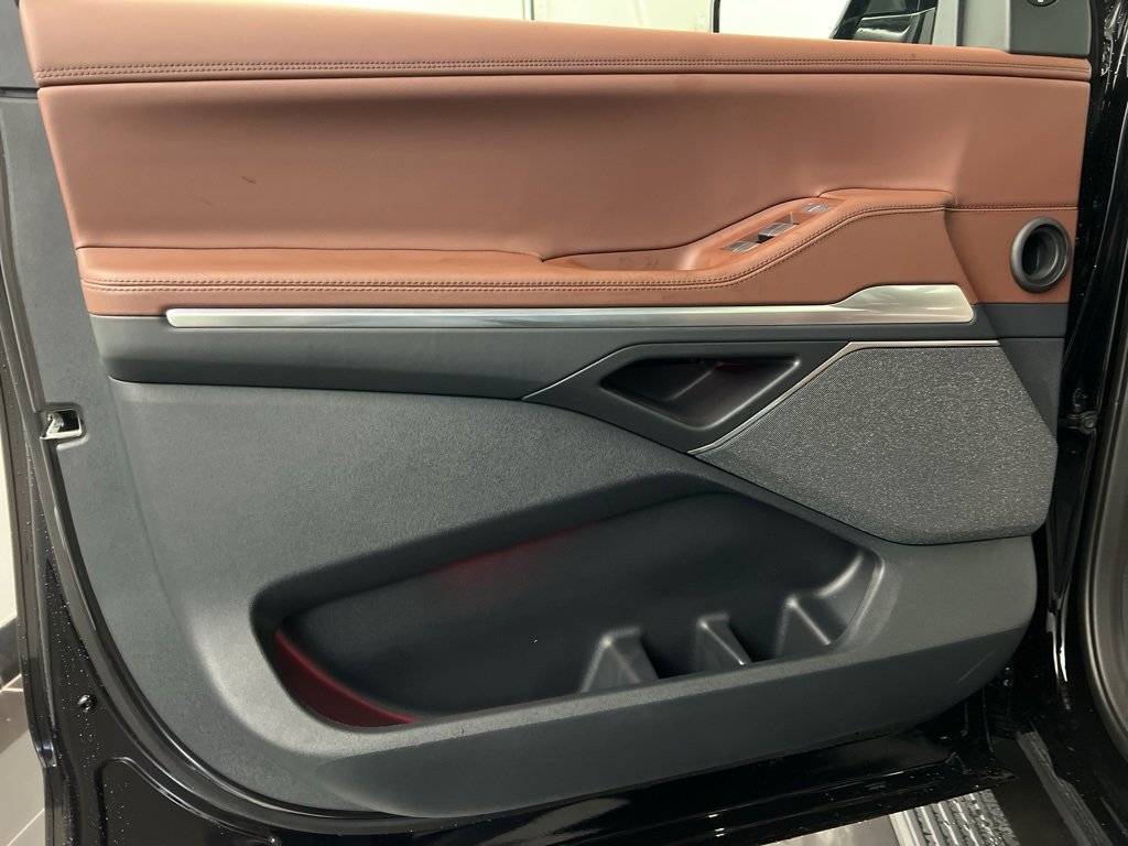 New 2025 Lincoln Navigator L Reserve image 32