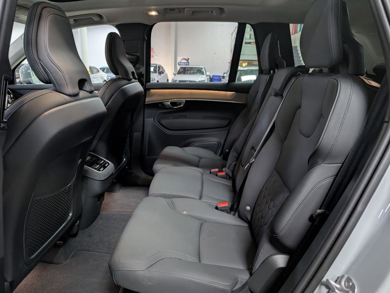 Used 2025 Volvo XC90 B6 Plus AWD/4WD image 5