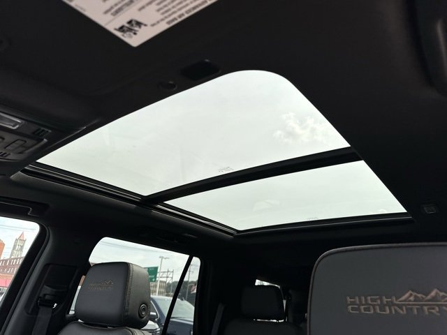 Used 2024 Chevrolet Tahoe High Country w/ Premium Package image 16