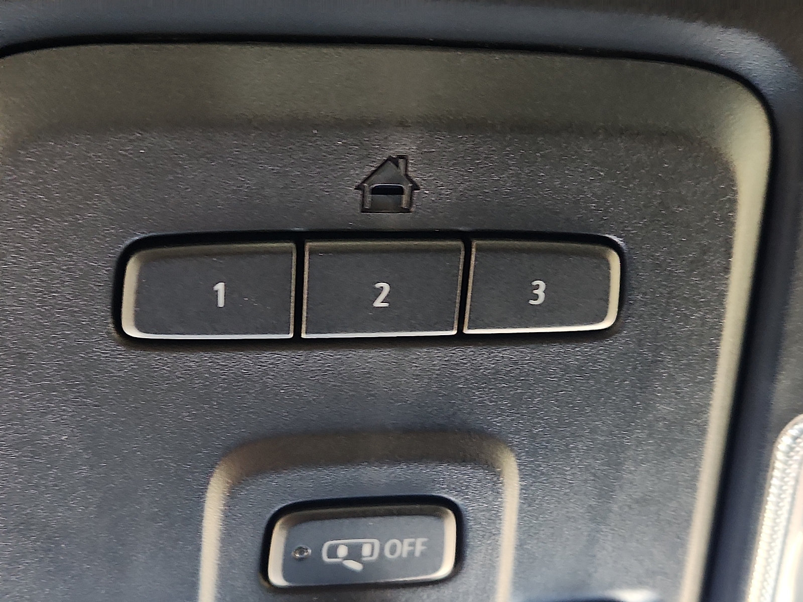 Used 2023 GMC Yukon XL AT4 w/ Technology Package AWD/4WD image 23