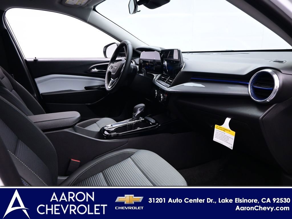 New 2026 Chevrolet Trax LT w/ Driver Confidence Package FWD image 9