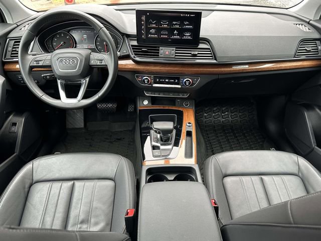 Used 2023 Audi Q5 2.0T Premium w/ Convenience Package image 17
