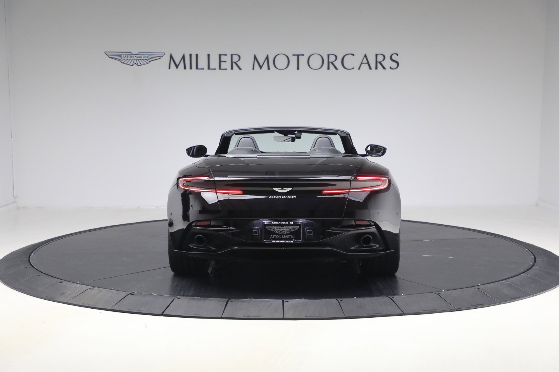 Used 2020 Aston Martin DB11 Volante image 6