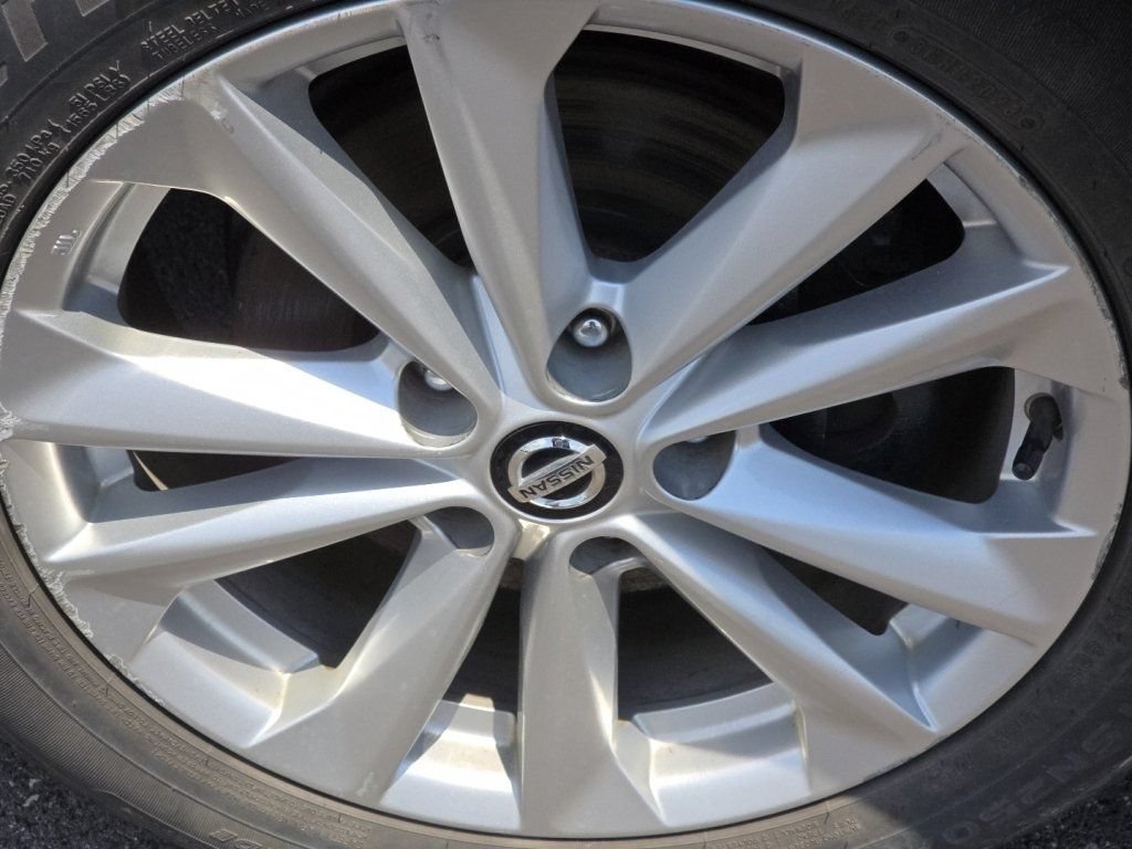 Used 2019 Nissan Rogue Sport SV AWD/4WD image 13