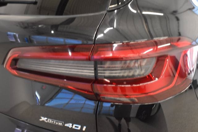 Used 2019 BMW X5 xDrive40i w/ Convenience Package AWD/4WD image 12