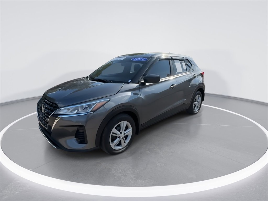 Used 2022 Nissan Kicks S image 4