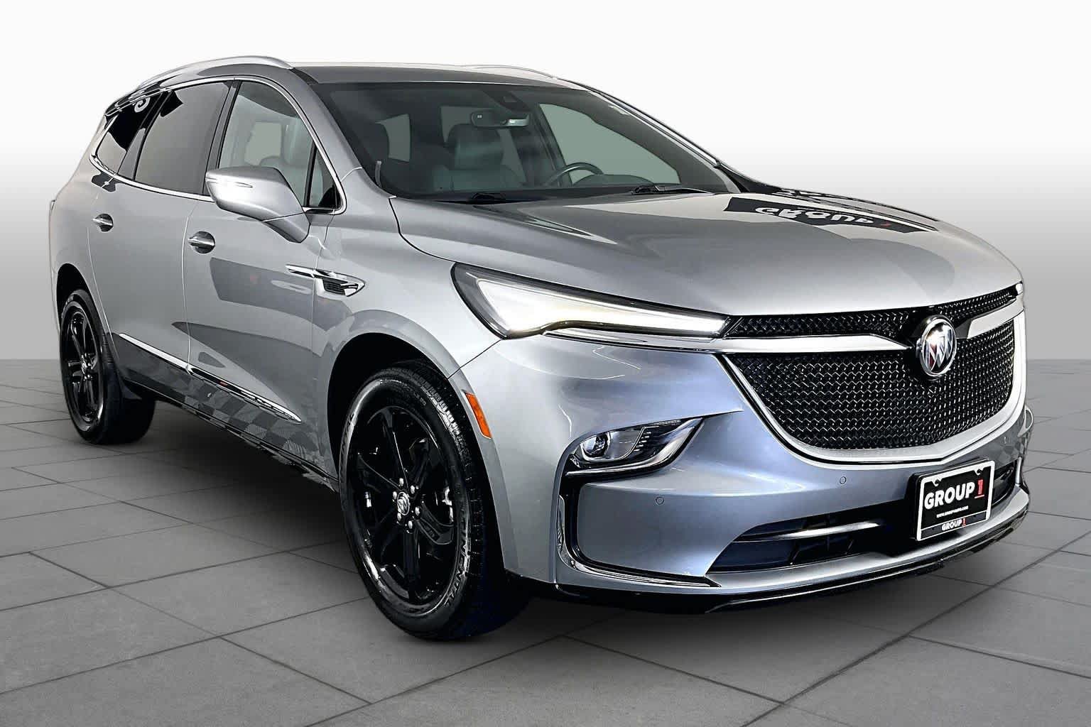 Certified 2023 Buick Enclave Essence w/ Sport Touring Edition FWD image 3