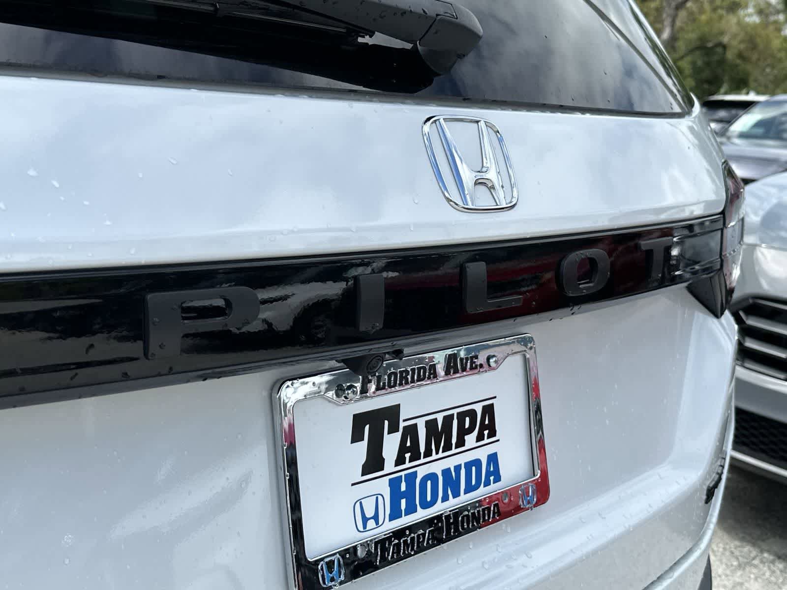 New 2026 Honda Pilot Sport image 8
