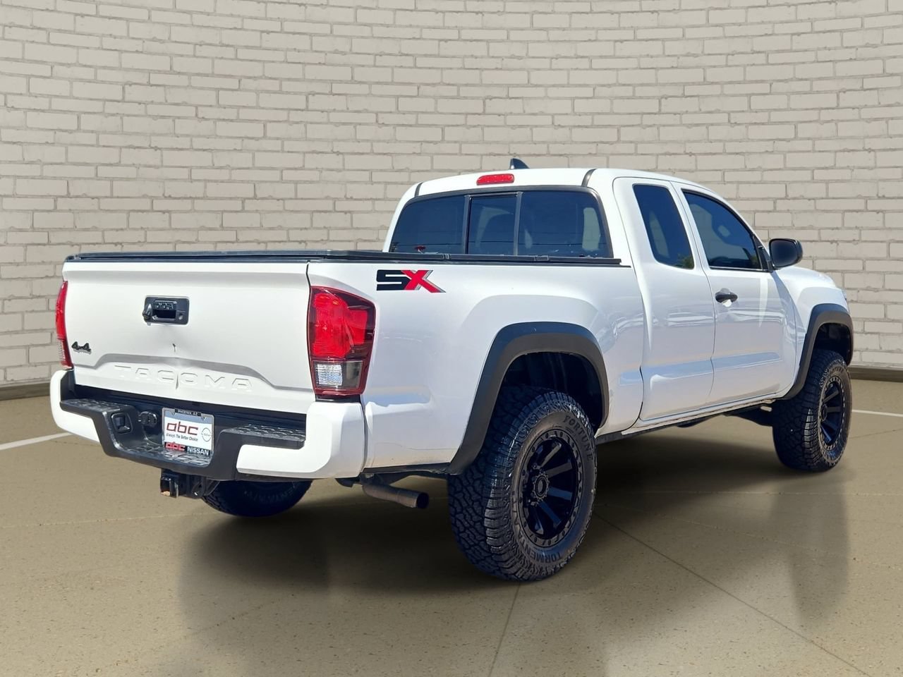 Used 2022 Toyota Tacoma SR w/ SX Package AWD/4WD image 5