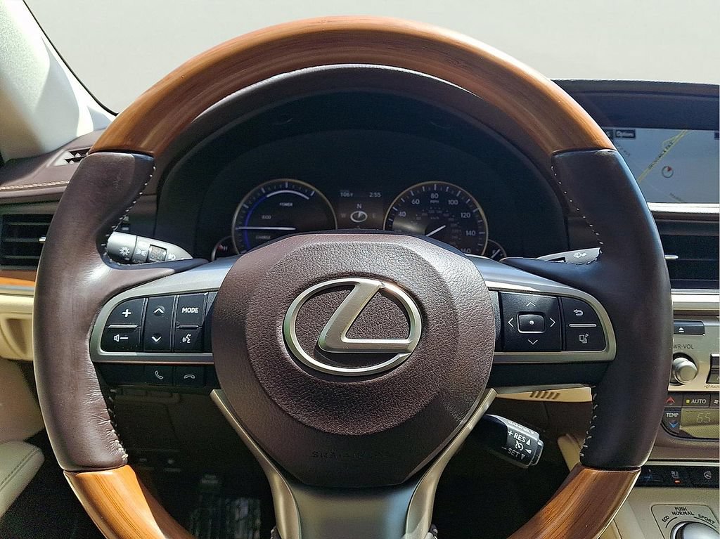 Used 2016 Lexus ES 300h w/ Navigation System Package FWD image 18