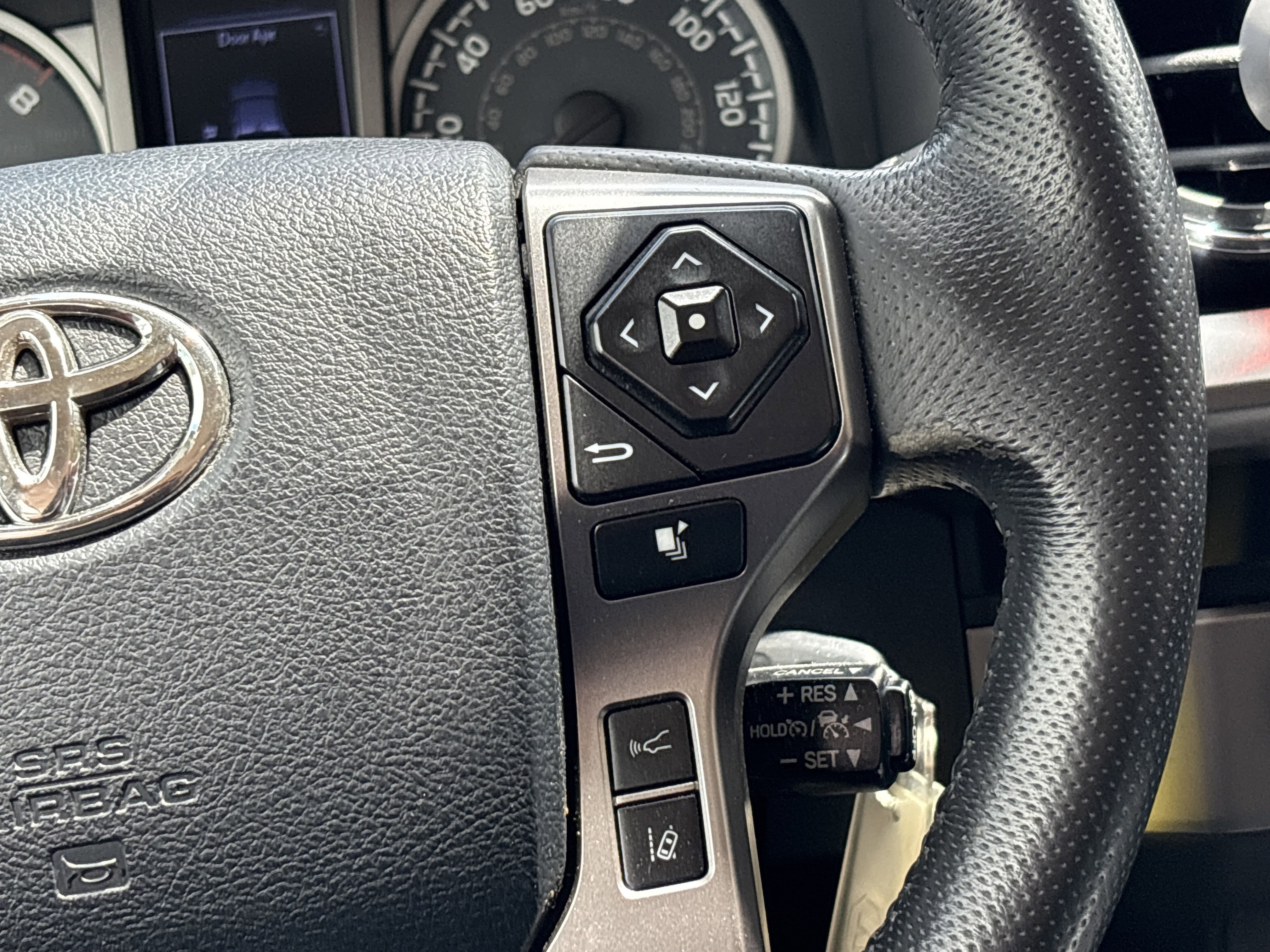 Used 2019 Toyota Tacoma SR5 AWD/4WD image 18