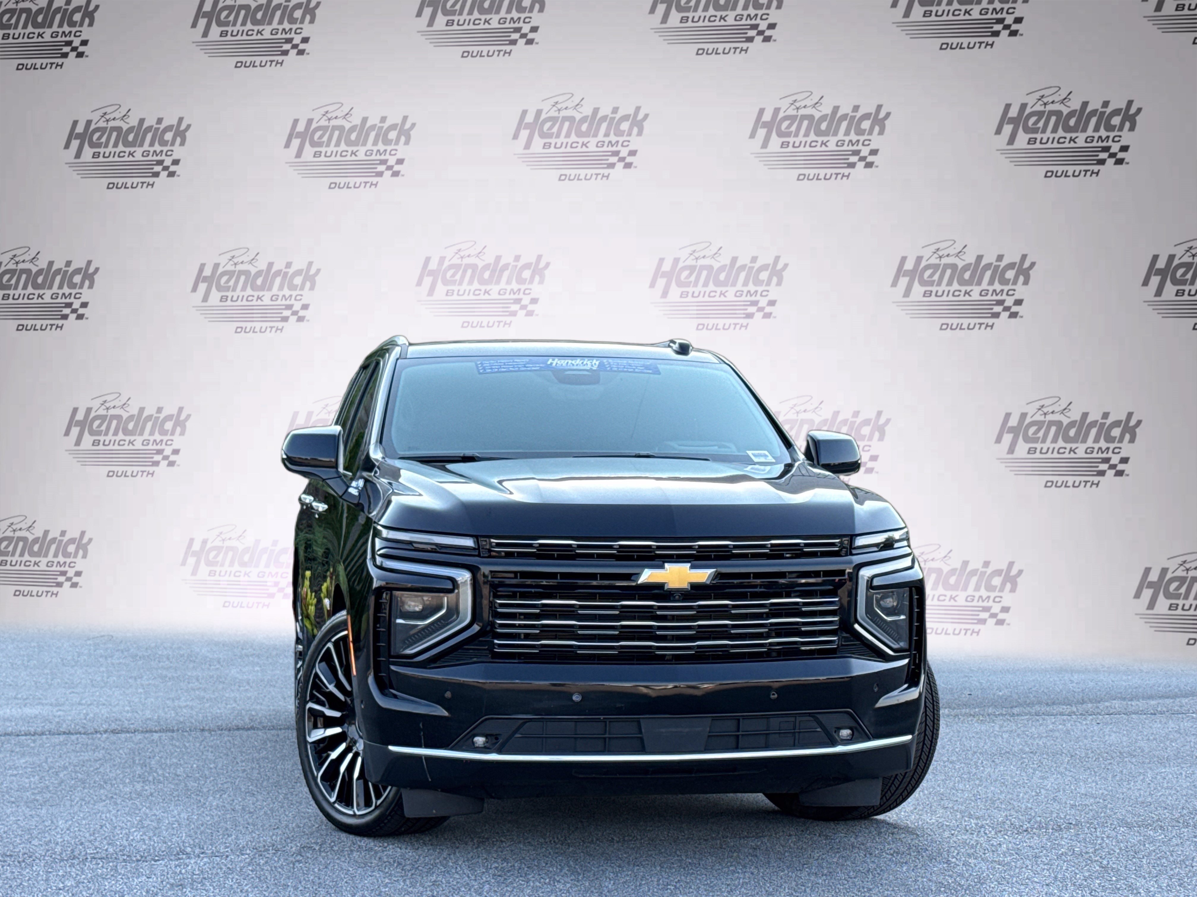 Used 2025 Chevrolet Tahoe High Country AWD/4WD image 2