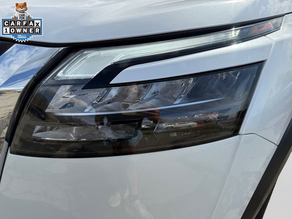Certified 2025 Nissan Pathfinder SV image 22