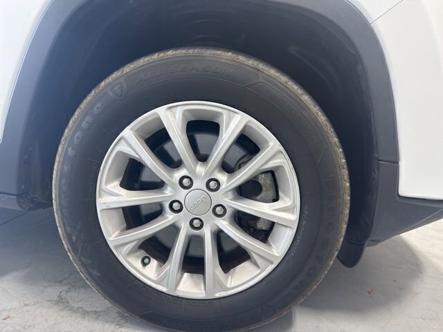 Used 2021 Jeep Cherokee Latitude image 4