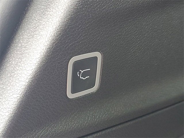 New 2026 Chrysler Pacifica Select image 8