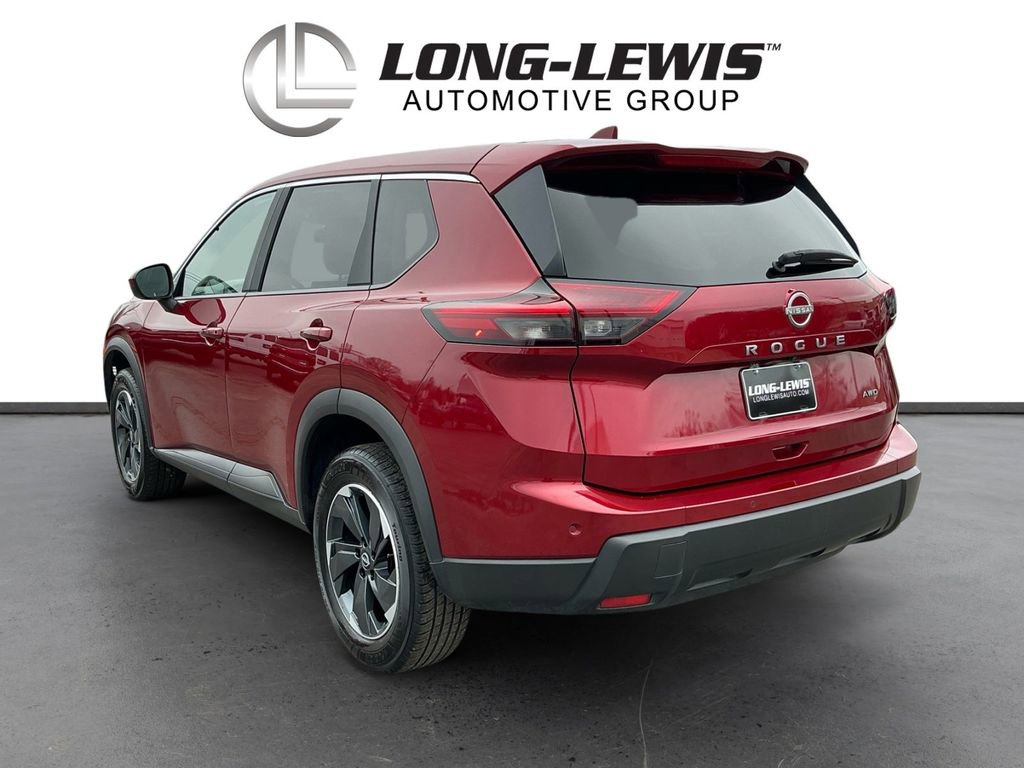 Used 2025 Nissan Rogue SV AWD/4WD image 4