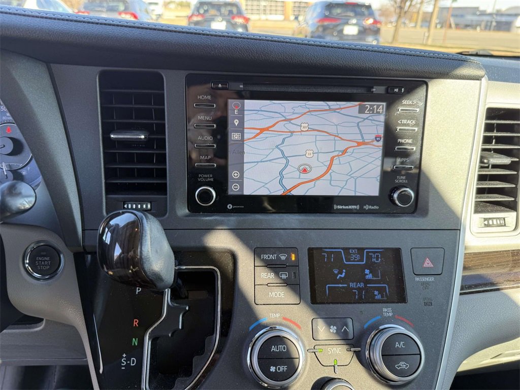 Used 2020 Toyota Sienna XLE image 11