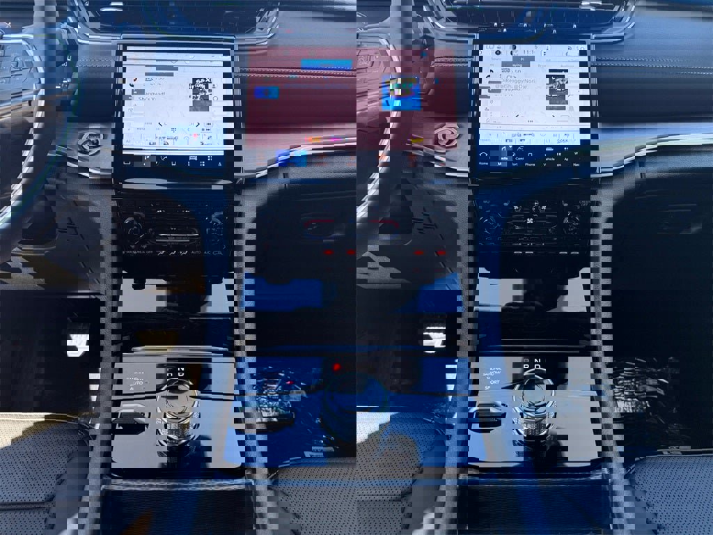 New 2025 Jeep Grand Cherokee Limited w/ Luxury Tech Group II image 11