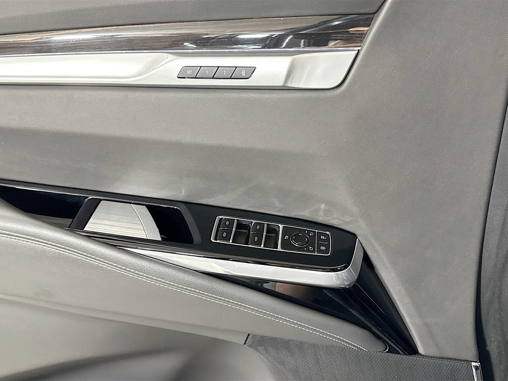 Certified 2025 Cadillac Escalade Premium Luxury AWD/4WD image 16