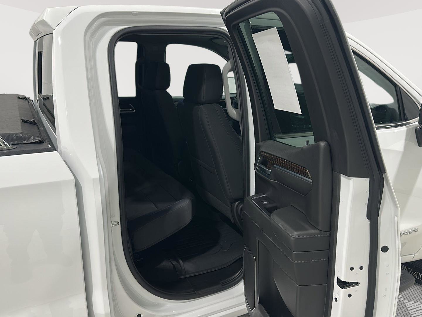 Used 2024 GMC Sierra 1500 SLE image 24