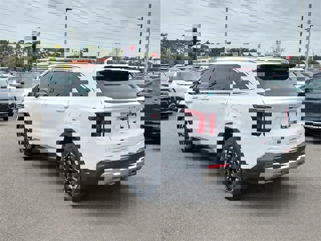 New 2026 Kia Sorento S image 4