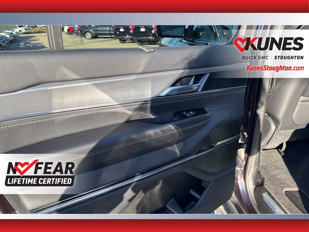 Used 2023 Jeep Grand Wagoneer Series II w/ Flexible Seating Group image 39