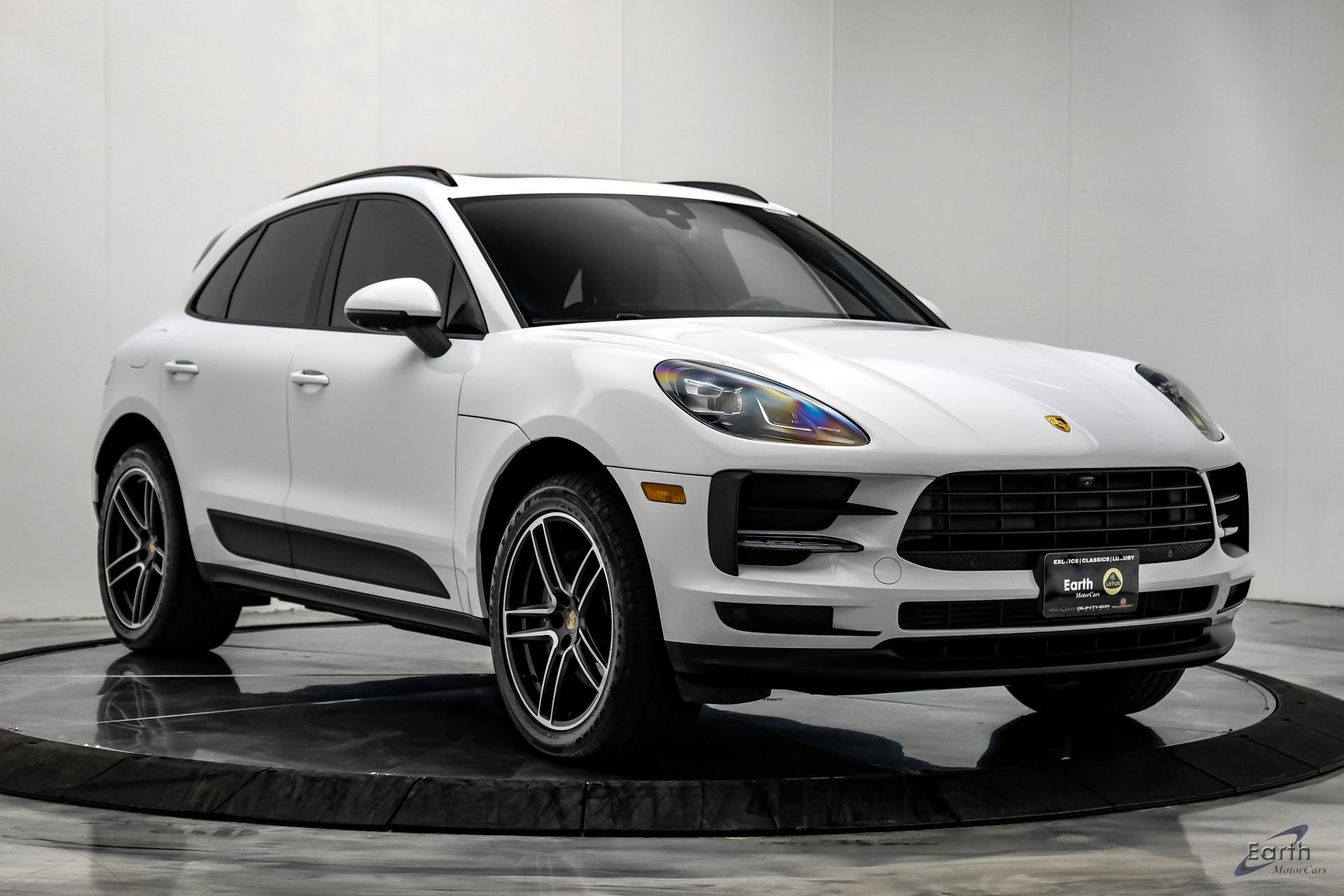 Used 2021 Porsche Macan AWD/4WD image 22