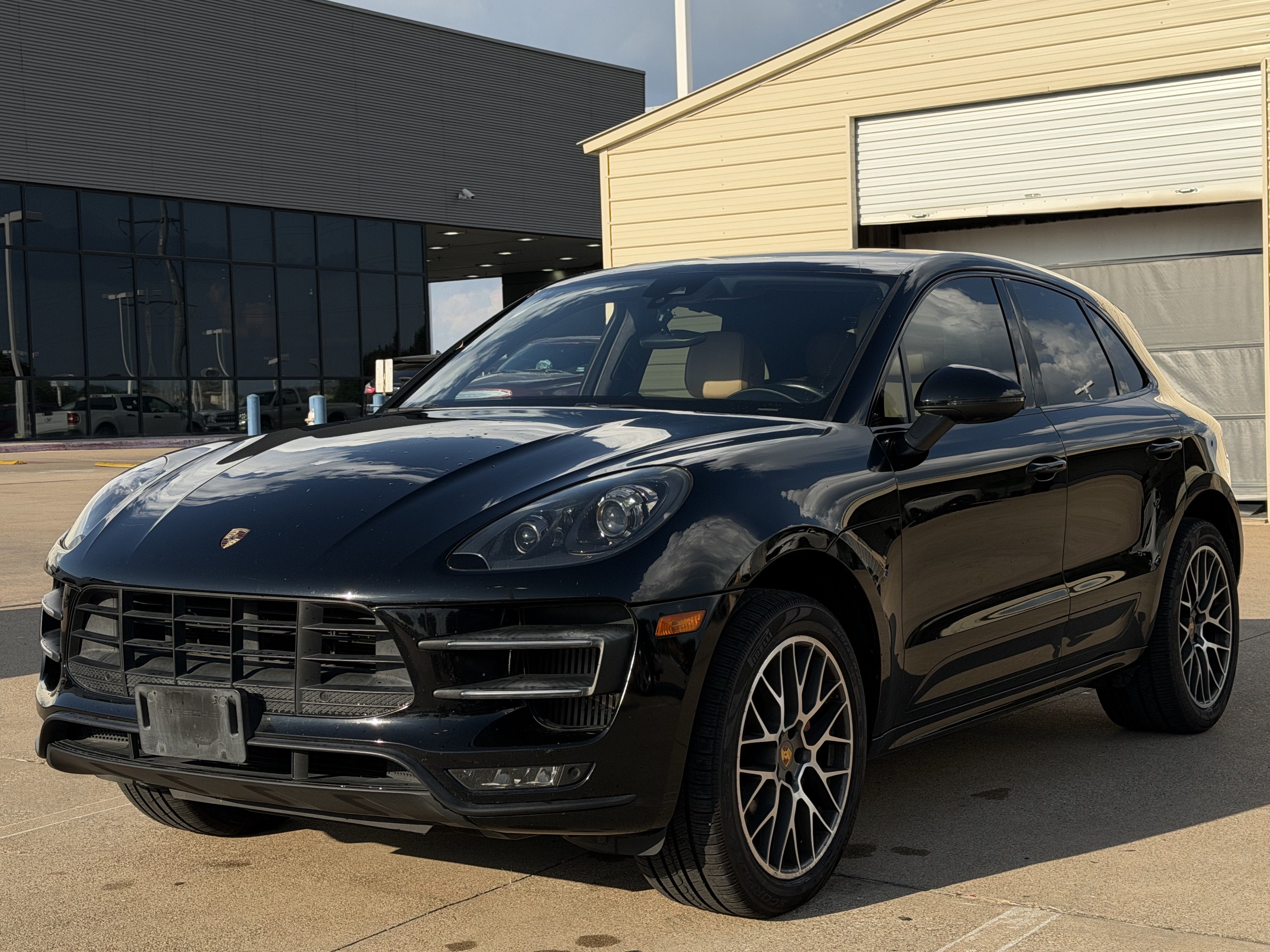 Used 2018 Porsche Macan Turbo w/ Premium Package Plus AWD/4WD image 2