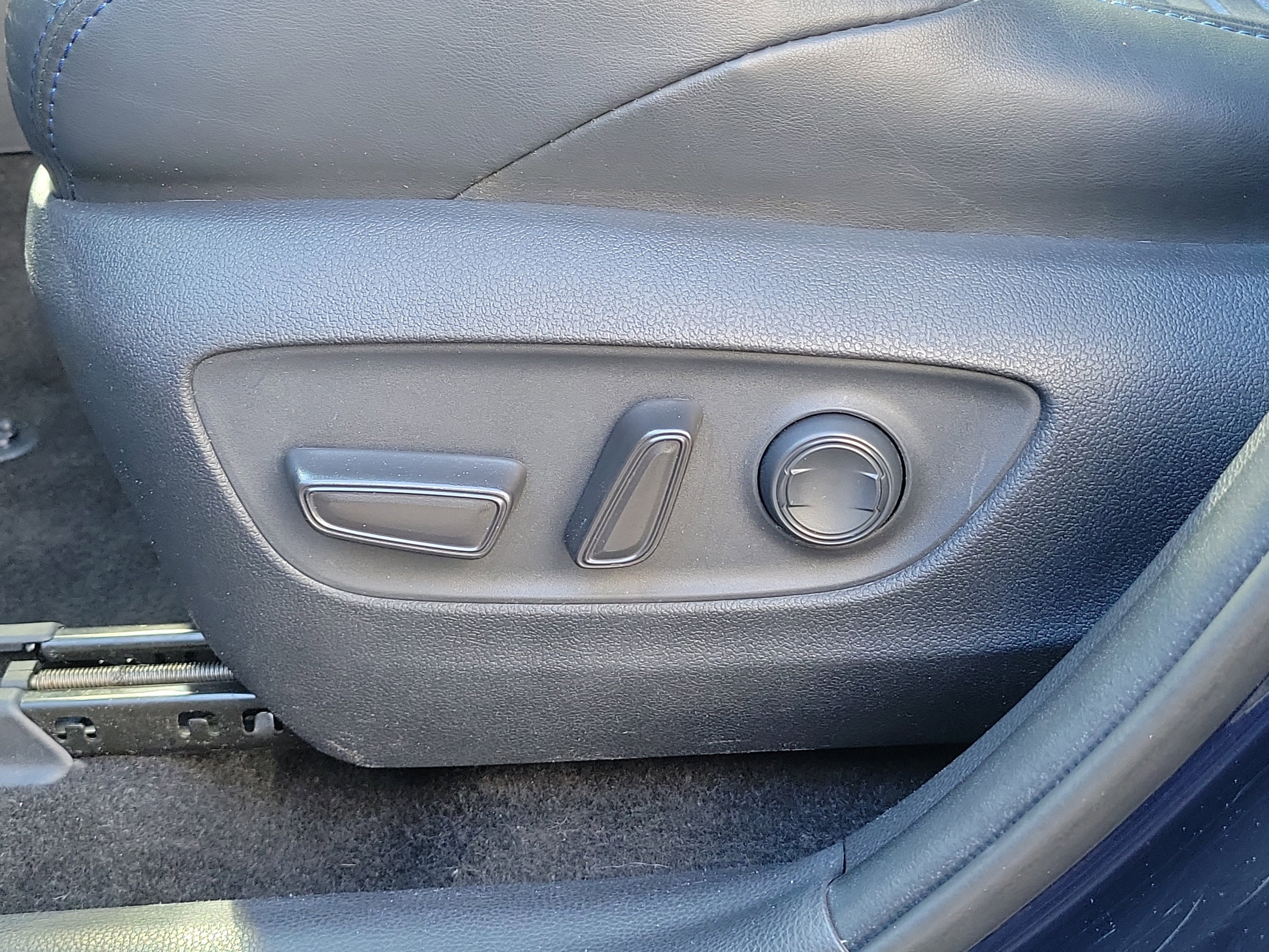 Used 2019 Toyota RAV4 XSE w/ XSE Weather Package image 23