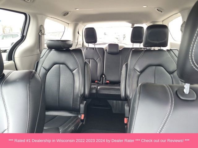 Used 2024 Chrysler Pacifica Touring-L image 13