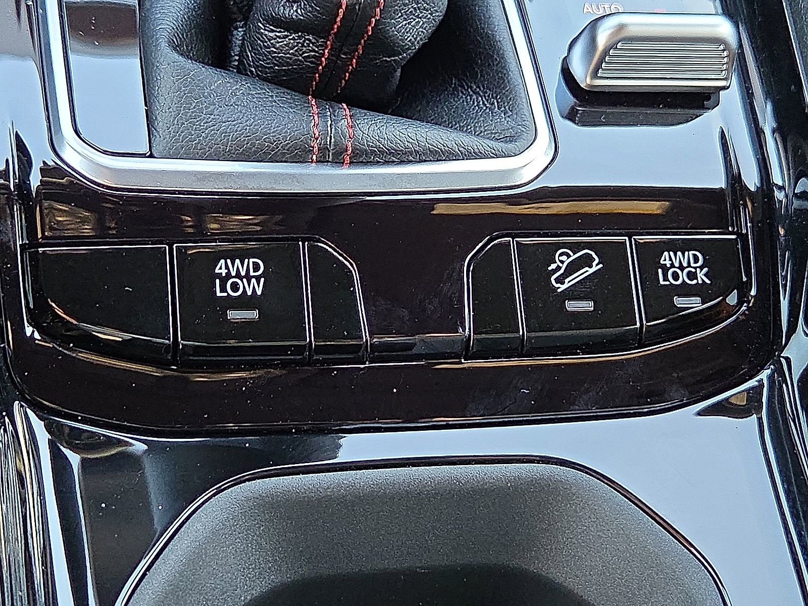 New 2026 Jeep Compass Trailhawk image 18