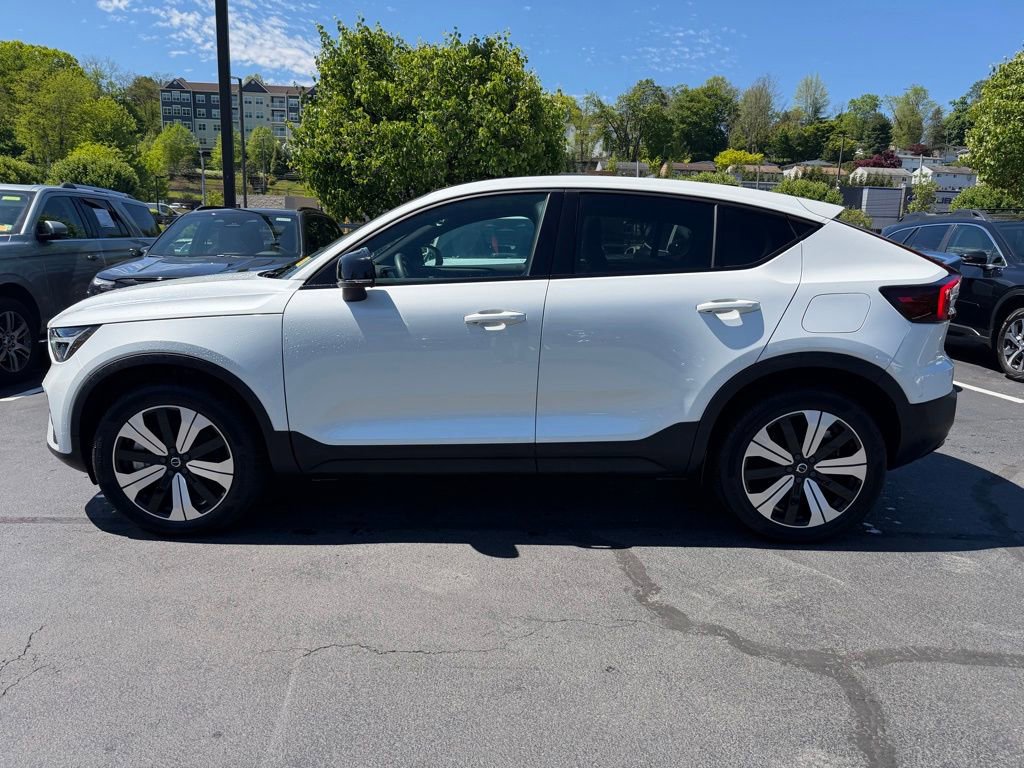Used 2023 Volvo C40 Recharge Core AWD/4WD image 3