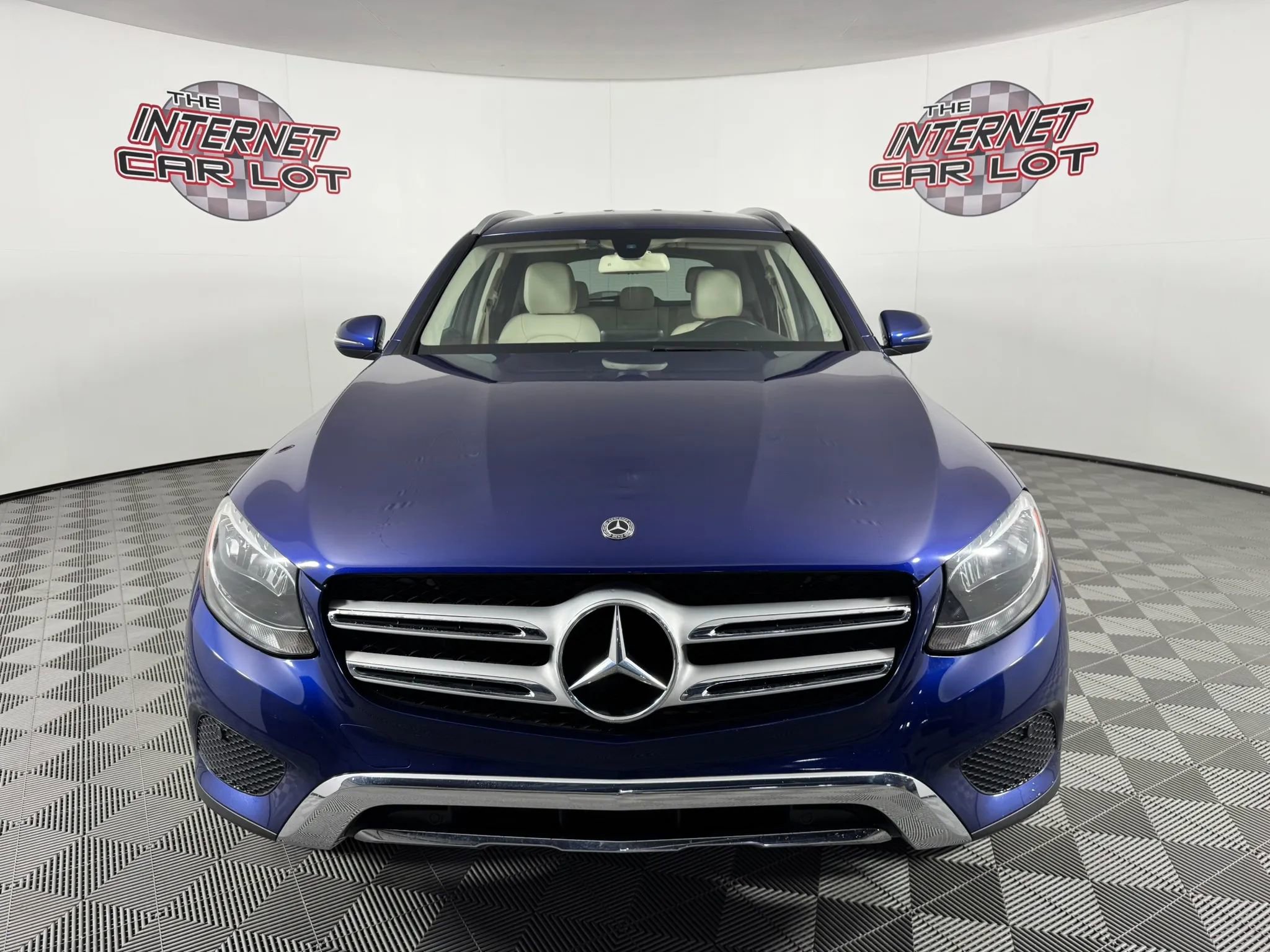 Used 2018 Mercedes-Benz GLC 300 image 2