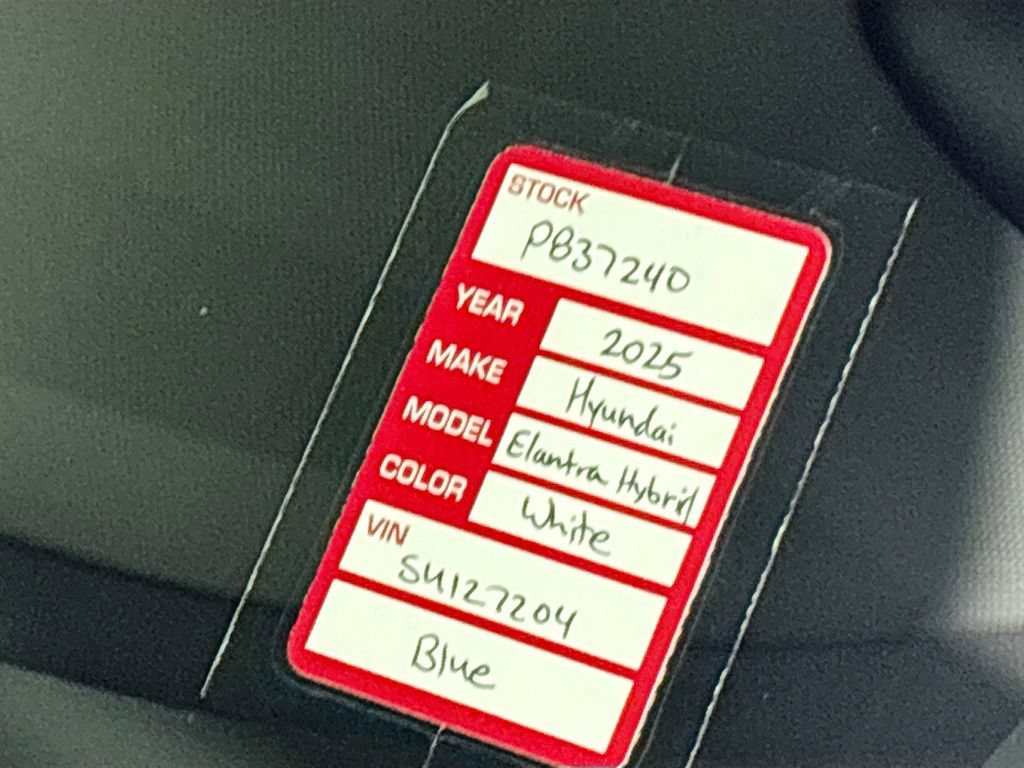 Used 2025 Hyundai Elantra Hybrid FWD image 24
